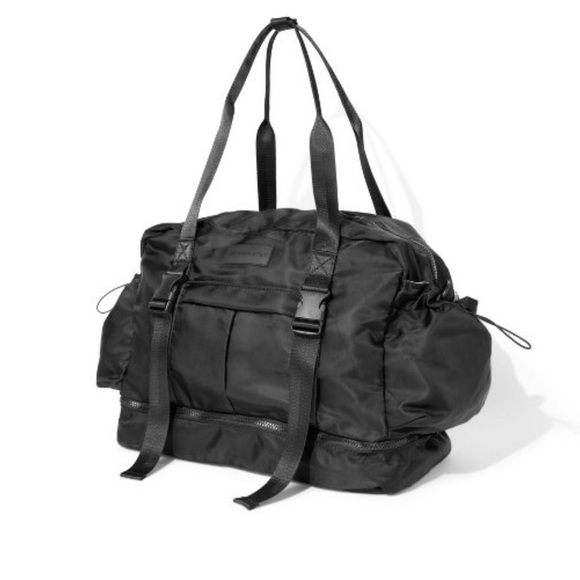 Blogilates Gym Bag - Black. This is one of the best gym bags. Plenty of space! - Picture 3 of 5